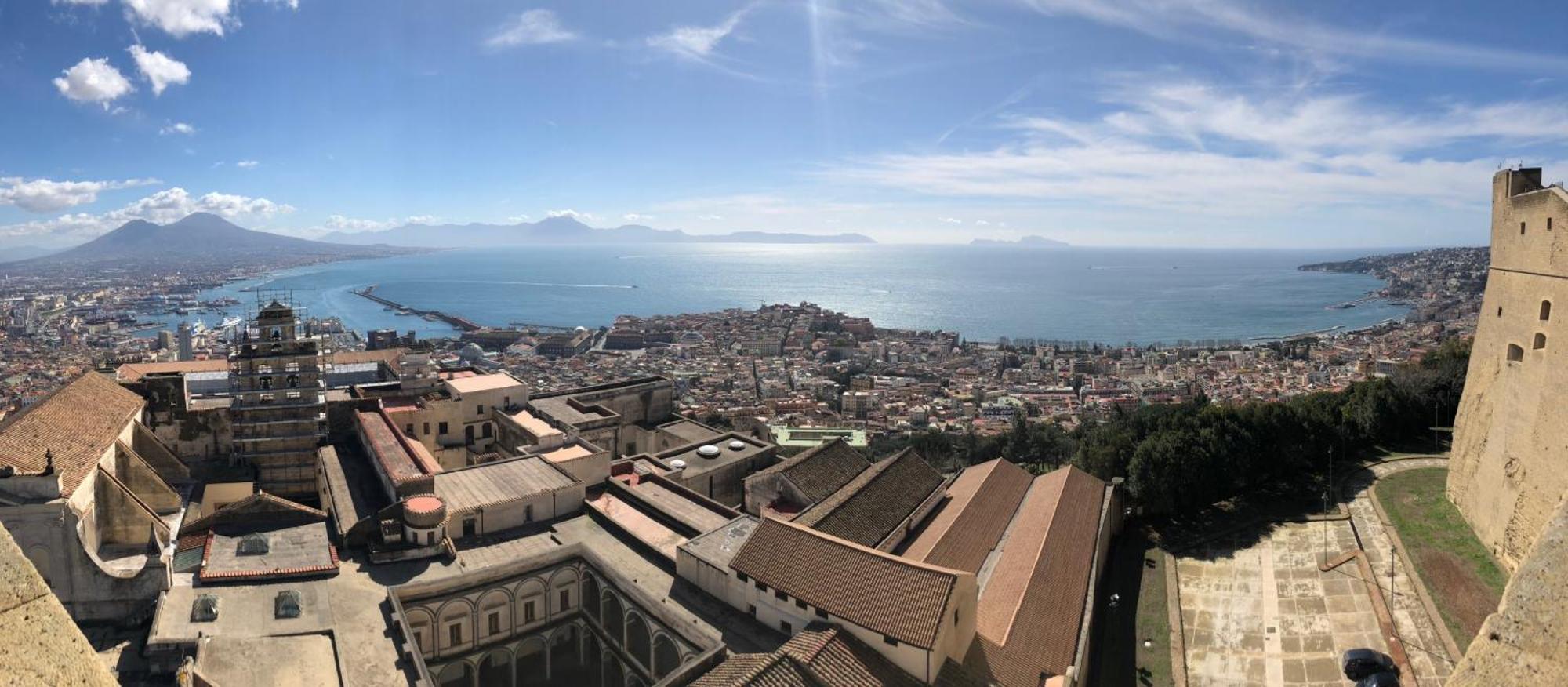 Toledostop Neapel Exteriör bild View of the city of Taormina
